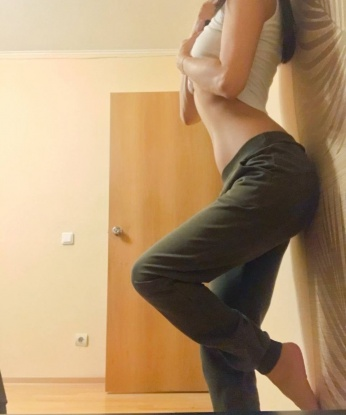 У меня нежные руки и опытные навыки, которые приведут тебя к нирване. Люблю экспериментировать и открыта для новых приключений. Мои услуги непревзойденны и полноценны. Возможности ограничены только твоей фантазией. У меня есть прекрасные отзывы от благодарных клиентов, которые знают цену качеству. Заходи на мой профиль, чтобы увидеть мои фото и подробности. Жду тебя в Москве, чтобы сделать наше свидание незабываемым. 😘🌸🔥💋 Олеся